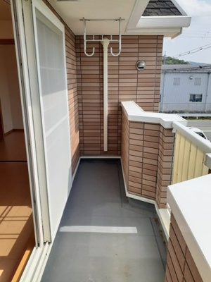 【バルコニー】 | クレメントＡ | 外からの目が気にならないバルコニーで洗濯物が干せます