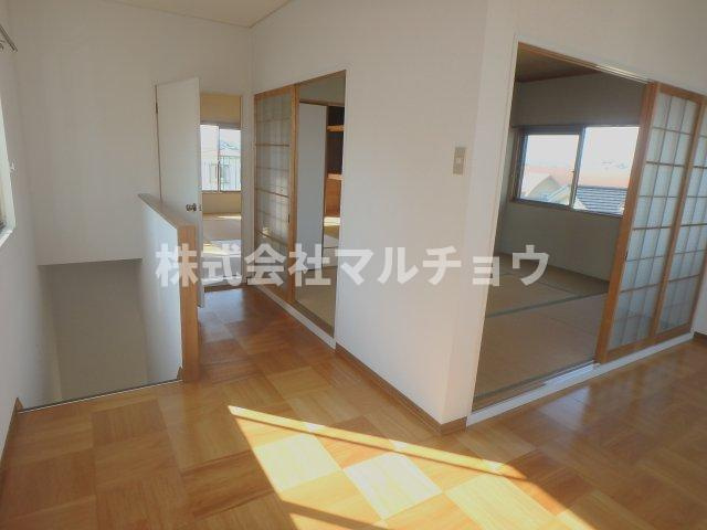 南紀の台一戸建の内装|2階ホールです