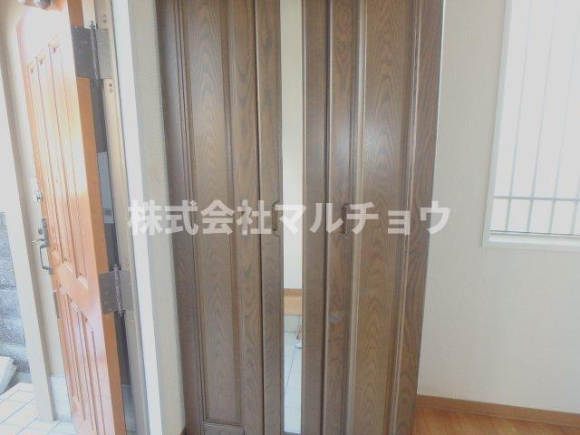 南紀の台一戸建の収納|玄関収納です