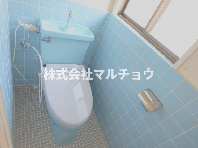 南紀の台一戸建のトイレ|コンパクトで使いやすいトイレです