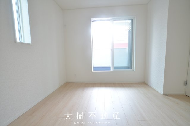 【洋室】 | 座間市相模が丘3丁目　新築戸建て　全3棟【仲介手数料無料】 | 2階　洋室2（6.7帖）