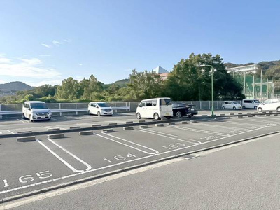 【駐車場】 | ビレッジハウス鳴滝3号棟 | 駐車場があるので、車を買う予定の方も安心です