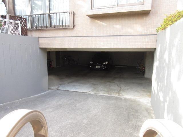 フォレスト岡本
