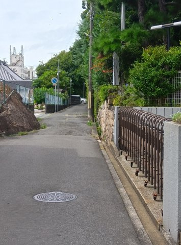 フォレスト岡本の駐車場