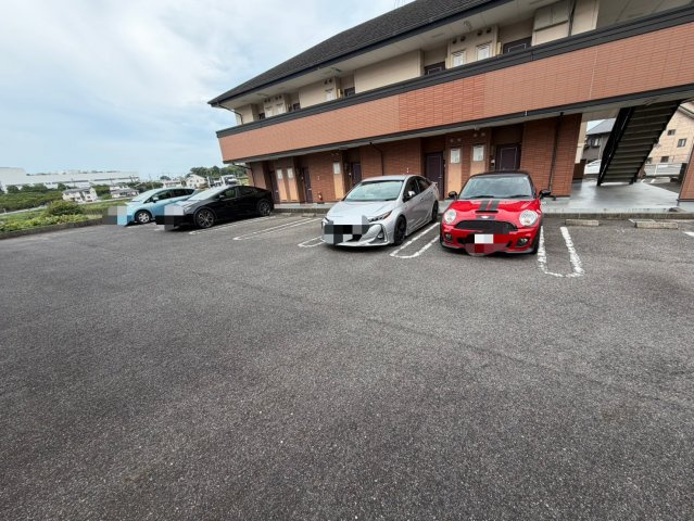 エルデム西山荘の駐車場