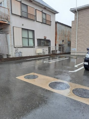 【駐車場】 | エクレール三宅　Ⅰ | 駐車場があるので、車を買う予定の方も安心です