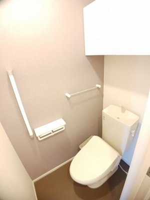 【トイレ】 | ラ・ルーチェ | 落ち着いた色調のトイレです