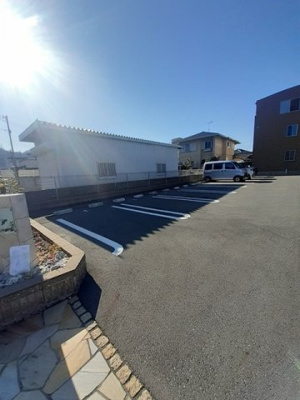 【駐車場】 | クレシア | 駐車場です