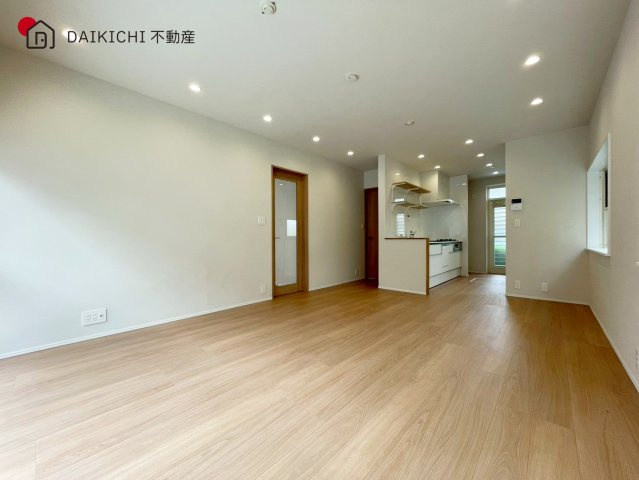 【居間・リビング】 | 鴻巣市中央7　中古戸建