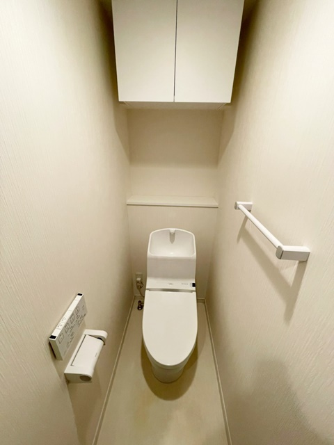 藤沢市片瀬海岸１丁目の賃貸マンションのトイレ|温水洗浄便座付き♪