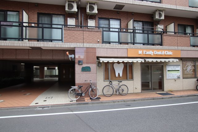 第7田嶋ビルのエントランス