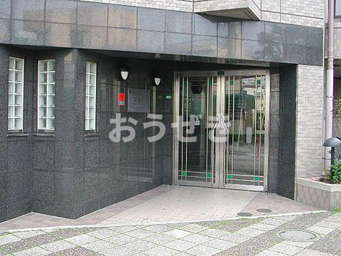 アークプラザ三春台のエントランス