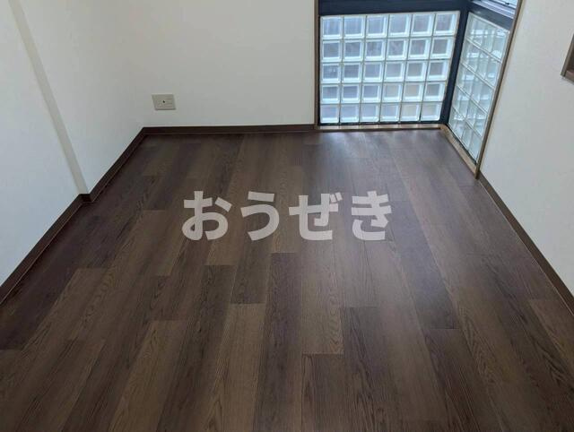 アークプラザ三春台の居間・リビング