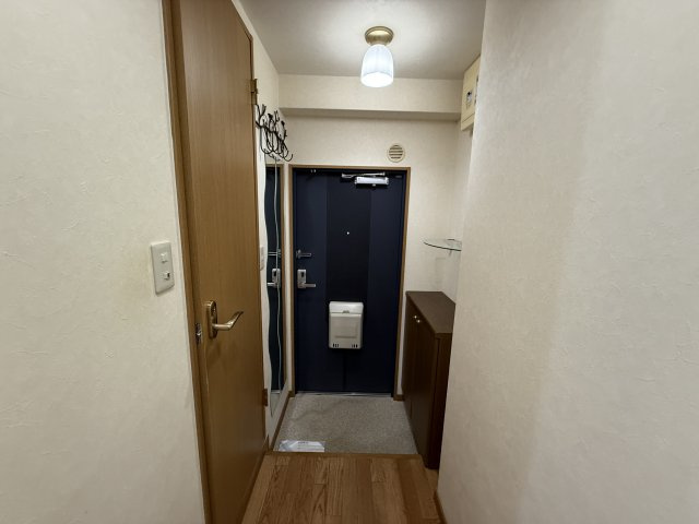 イーズコート桃山台の玄関