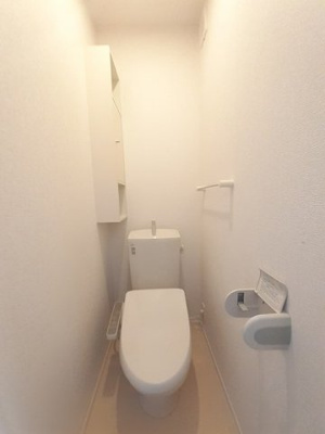 【トイレ】 | エターナル・レジデンスＢ | 清潔感のあるトイレです