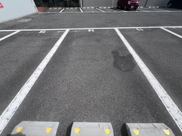 メゾン大津和の駐車場
