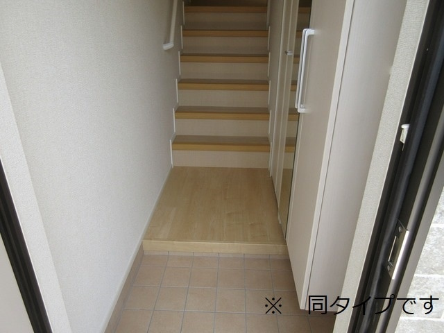 MUKO7SKT2の玄関