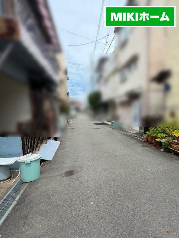 箕面市牧落３丁目　新築戸建の前面道路含む現地写真
