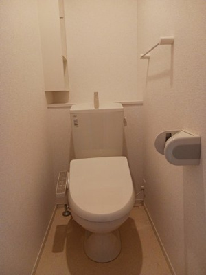 【トイレ】 | エターナル・レジデンスＢ | ゆったりとした空間のトイレです