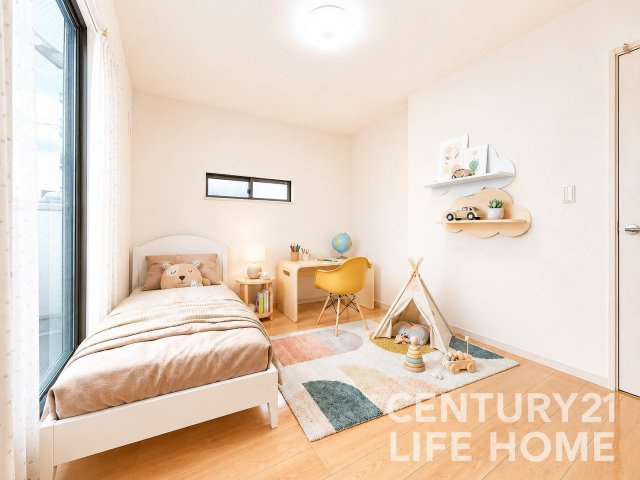 【子供部屋】 | グリーンライン「高田」中古戸建 | お子さんのためのお部屋にいかがでしょうか