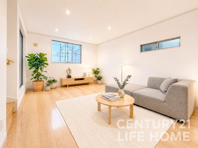 【居間・リビング】 | グリーンライン「高田」中古戸建 | ゆったりとした居間です