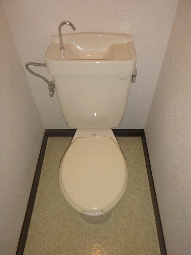 サンライズみつはしのトイレ|写真は別のお部屋です。