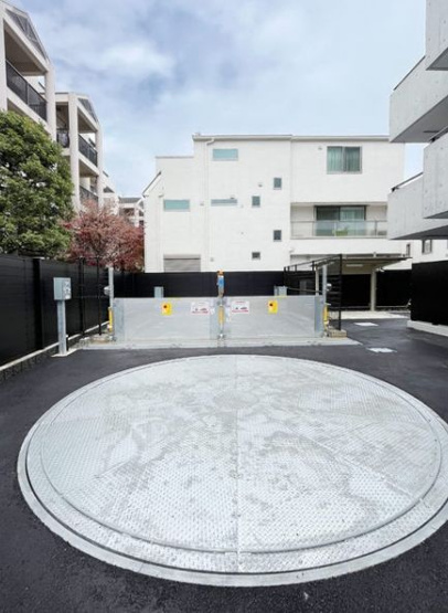 【駐車場】コンフォリア上目黒