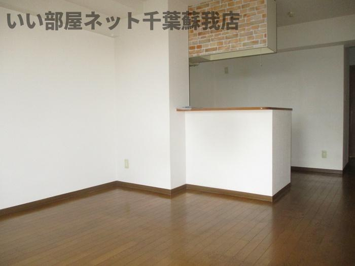 グリーンパークおゆみ野の居間・リビング|こちらの居間で趣味の時間をお楽しみください