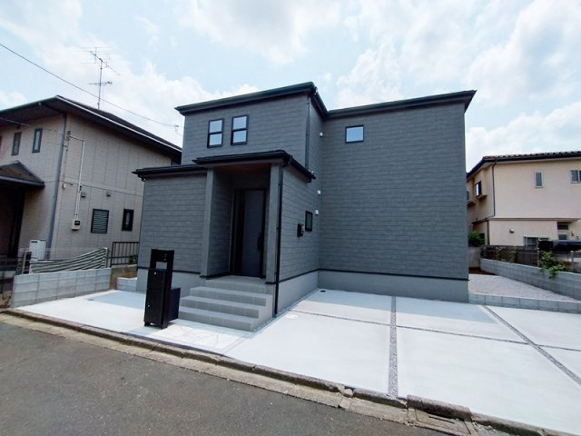 【外観】 | 新座市あたご3丁目　新築一戸建住宅　全1棟　(保谷店) | 2台並列駐車可！セカンドカーをお持ちの方、お車での来客の多い方にもおすすめです。