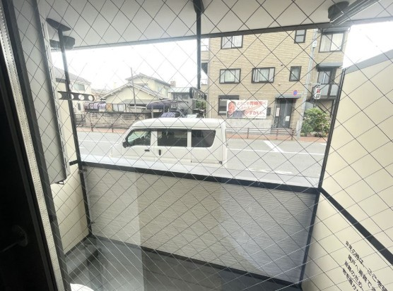 青梅市東青梅３丁目のアパートのバルコニー