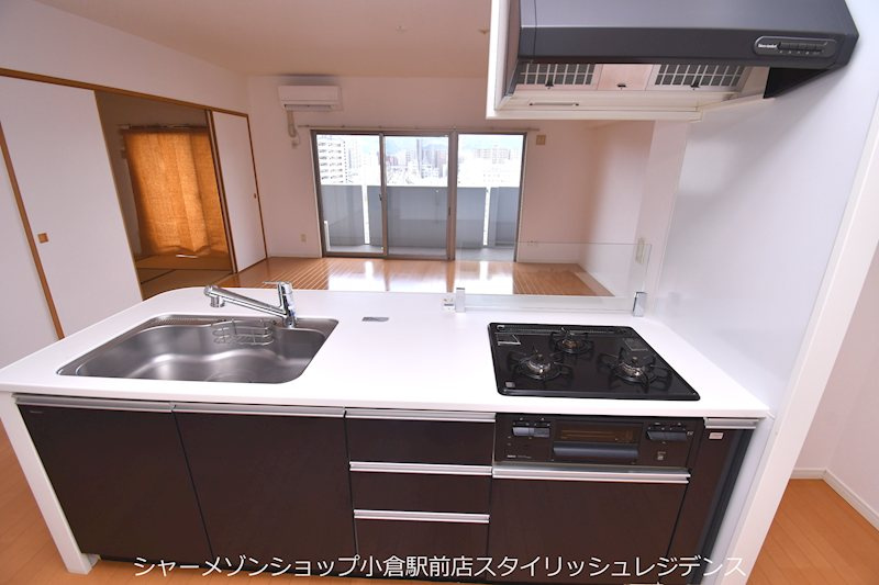 シャトレ大手町Ｎ棟のキッチン