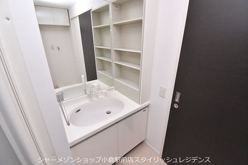 シャトレ大手町Ｎ棟の洗面所