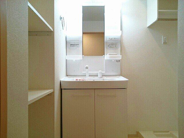 セレスコート花園の洗面所