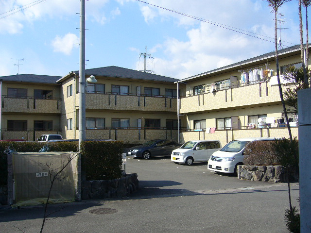 ルミエール円山　Sブロックの駐車場