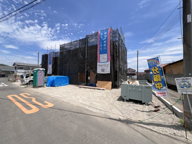 新築　甘楽郡甘楽町福島第１　クレイドルガーデン　2号棟の前面道路含む現地写真|南側接道幅員約4ｍ　西側接道幅員約4.1