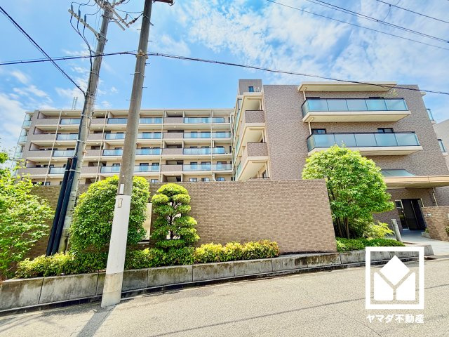 ステイツ苦楽園ガーデンヒルズの外観|全居室に窓がございます。明るい陽光がたっぷり差し込む心地よい生活空間です。