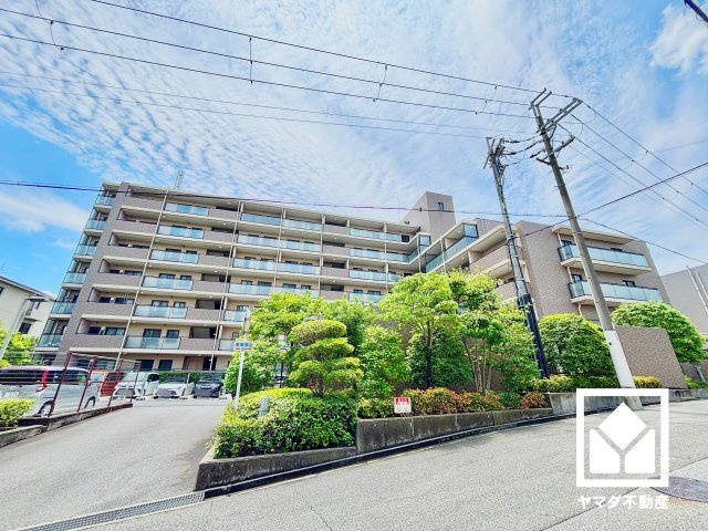 ステイツ苦楽園ガーデンヒルズの外観|全居室に収納がございますので、お部屋の広さを最大限に活用できます。