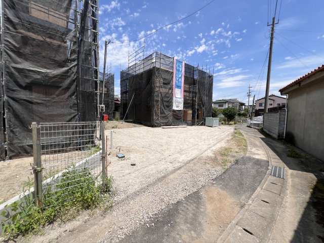 新築　甘楽郡甘楽町福島第１　クレイドルガーデン　１号棟の前面道路含む現地写真|南側接道幅員約4ｍ