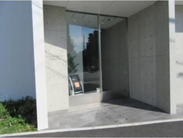 CORNES　HOUSE　NAGOYAのエントランス