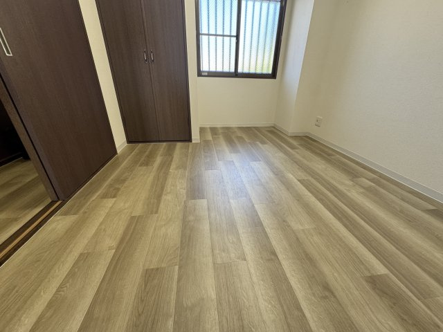 ユーライフ加家の洋室