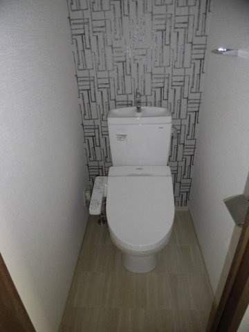 大阪市中央区谷町６丁目の賃貸マンションのトイレ