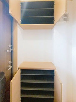 【収納】 | アムール・マコ | ※同建物ほかのお部屋の写真です。