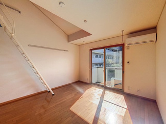 【居間・リビング】 | アムール・マコ | ※同建物ほかのお部屋の写真です。