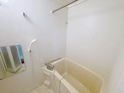 【浴室】 | アムール・マコ | ※同建物ほかのお部屋の写真です。
