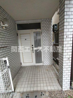 【エントランス】 | 布市町４丁目貸家