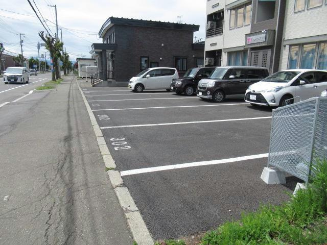 TOWNヒルズ193の駐車場