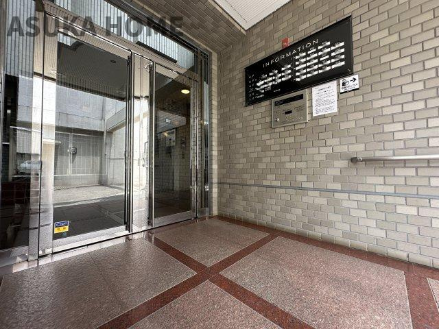 ライオンズマンション横浜常盤台のエントランス|綺麗に整備されたエントランス部分です。セキュリティー面でも安心のオートロックを完備。