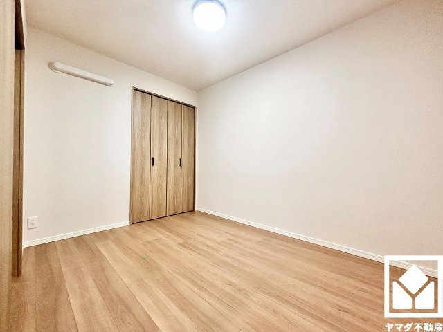 夙川ビューハイツB棟の子供部屋|約4.8帖の洋室です。全居室にクローゼットがございますので、お部屋の広さを最大限に活用できます。