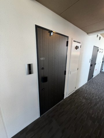 S-RESIDENCE金山altano(アルターノ)の玄関