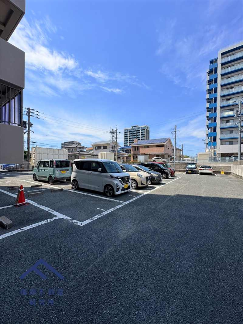ネオハイツ福間の駐車場